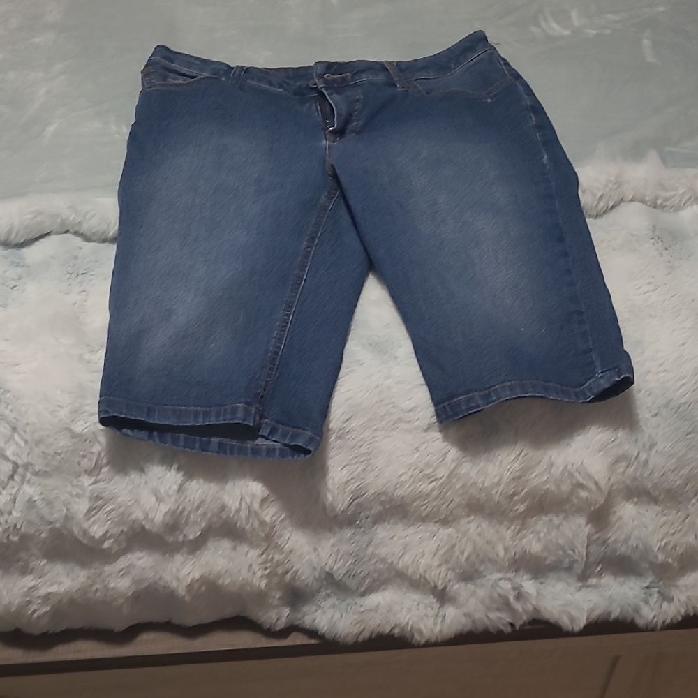 Hannah Blue Bermuda Shorts Classic Denim Style
